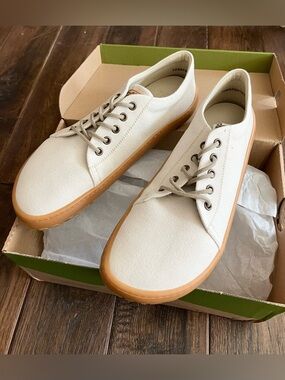 NWB Froddo Barefoot Women’s 40, Cream